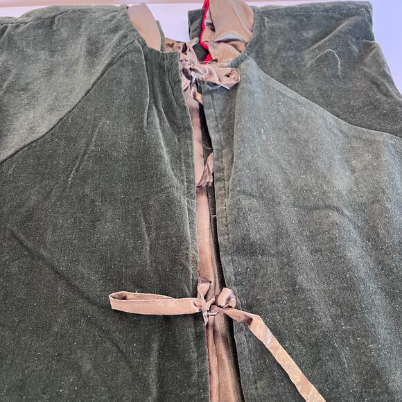 Dillards Trimsetter Velvet Christmas Tree Skirt 60" Round Forest Green Red Tie - Picture 5 of 8